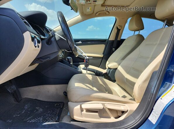 3VWL07AJ4GM393745 2016 VOLKSWAGEN JETTA Blue Вид панелі приладів