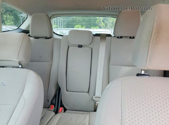 1FMCU0GD7HUB08836 2017 FORD ESCAPE White Widok wnętrza z tyłu