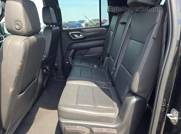 1GNSKDKD5NR250855 2022 CHEVROLET SUBURBAN Черный Вид салона спереди