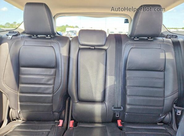 1FMCU9J90HUA64915 2017 FORD ESCAPE Silver Вид задньої частини салону