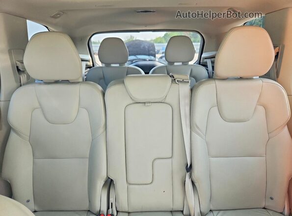 YV4102PK1N1836700 2022 VOLVO XC90 White Սալոնի հետևի տեսք