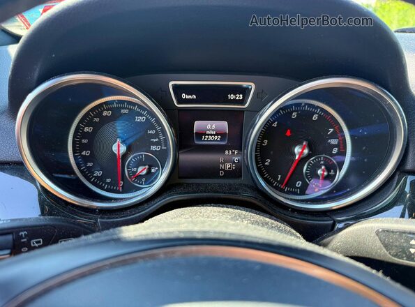 4JGDA5GB5KB218506 2019 MERCEDES-BENZ GLE-CLASS Gray Vista del compartimento del motor
