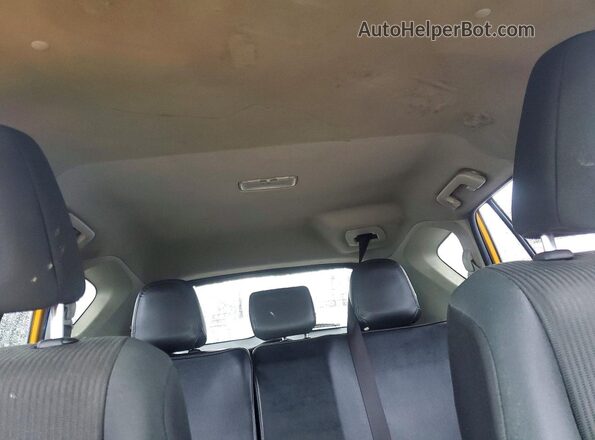 JTMBFREV6JD256623 2018 TOYOTA RAV4 Yellow Вид задньої частини салону