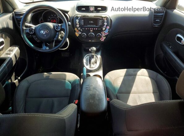 KNDJN2A21H7882459 2017 KIA SOUL Black Widok zestawu wskaźników