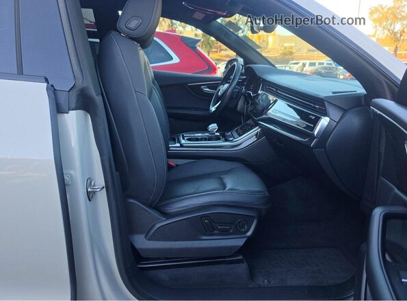 WA1EVAF17MD018808 2021 AUDI Q8 Бежевый Вид спереди