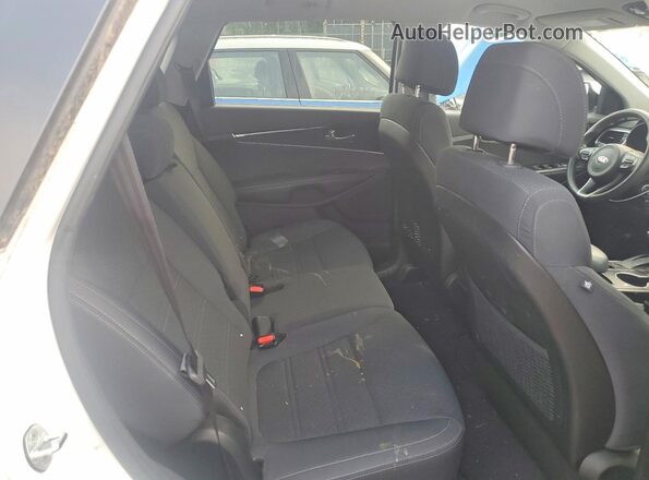 5XYPGDA33HG255824 2017 KIA SORENTO White Vista del compartimento del motor