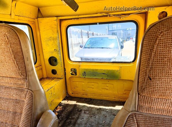 8511010323 1970 JEEP JEEP Yellow Вид задніх сидінь