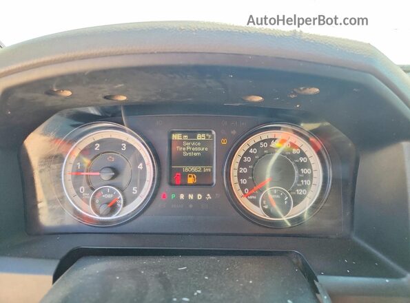 3C6UR4HL3JG394918 2018 RAM 2500 White Вид задніх сидінь
