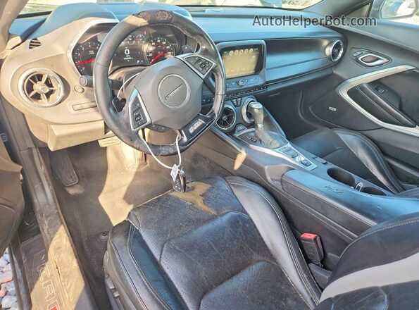 1G1FD3DSXH0137642 2017 CHEVROLET CAMARO Черный Вид щитка приборов