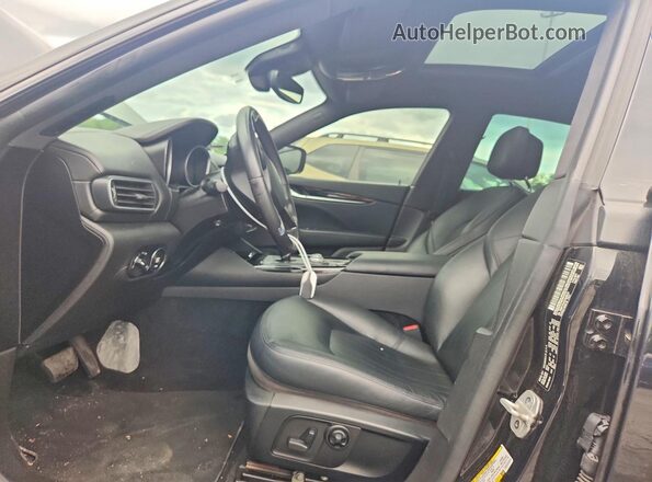 ZN661XUA8JX299215 2018 MASERATI LEVANTE Black Dashboard view