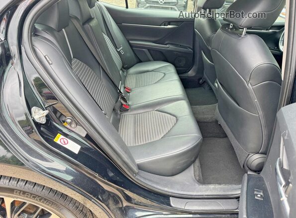 4T1B11HK2JU552249 2018 TOYOTA CAMRY Black წინა სალონის ხედი