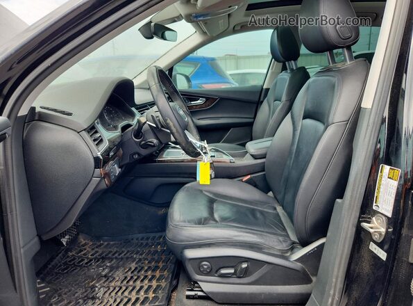WA1LAAF77HD040255 2017 AUDI Q7 Black Vista del salpicadero