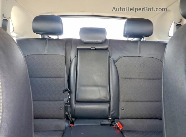 KNDCC3LC2H5036895 2017 KIA NIRO White Вид задньої частини салону