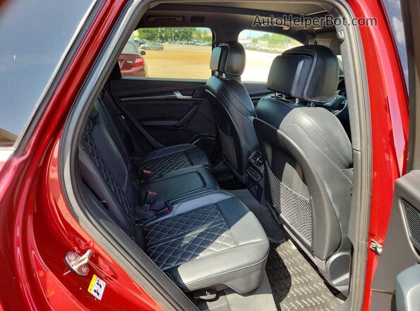 WA1C4AFY9J2021501 2018 AUDI SQ5 Red Engine compartment view