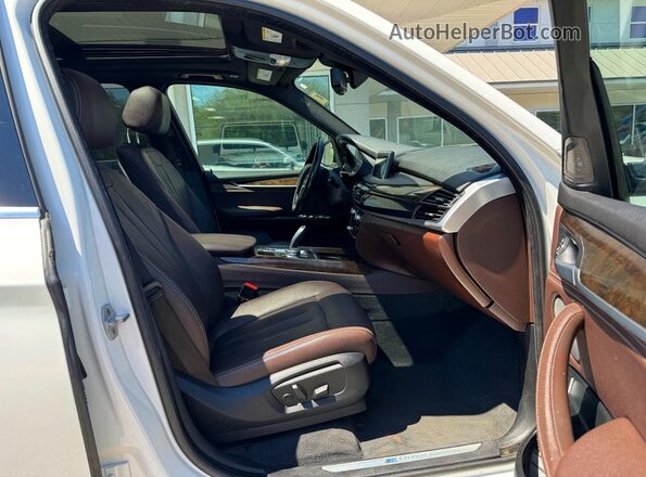 5UXKT0C56H0S80458 2017 BMW X5 White Front view