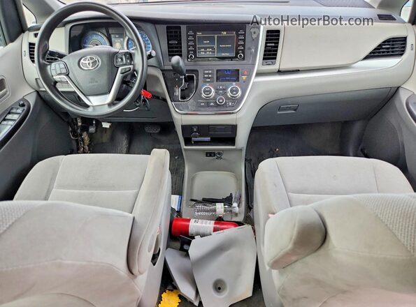 5TDZZ3DC3JS956896 2018 TOYOTA SIENNA Черный Вид щитка приборов