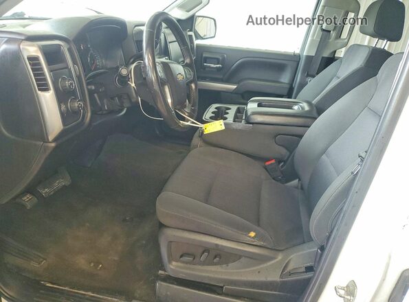 2GCVKREC2J1108004 2018 CHEVROLET SILVERADO White Vista del salpicadero