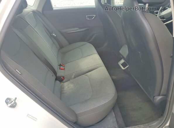 3KPFT4DE8SE162418 2025 KIA ALL OTHER White Widok wnętrza z tyłu