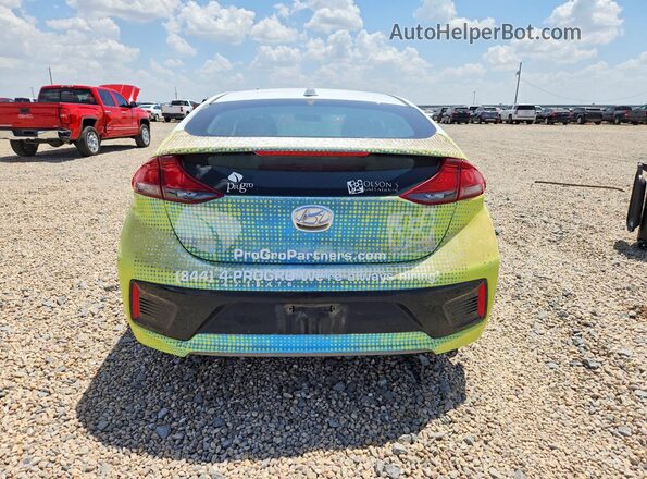KMHC65LC0KU136747 2019 HYUNDAI IONIQ Белый Вид салона спереди