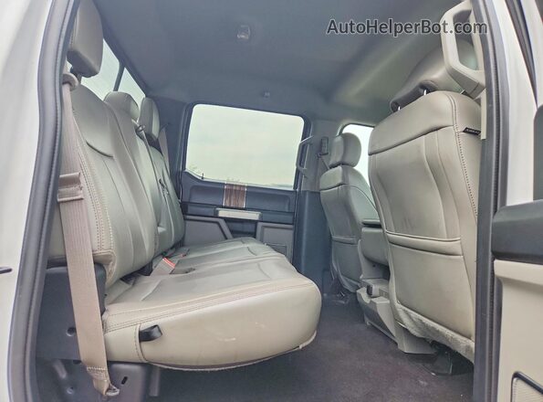 1FTEW1E45KKD91448 2019 FORD F150 White Вид задньої частини салону