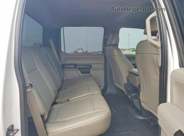 1FT7W2BT1HEC99058 2017 FORD F250 White Widok wnętrza z tyłu