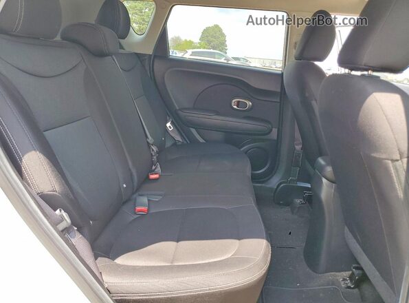 KNDJN2A23G7836775 2016 KIA SOUL White Rear interior view