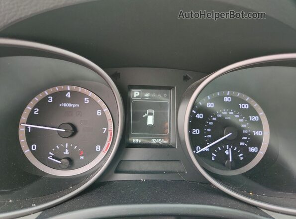 5NMZUDLB6JH084472 2018 HYUNDAI SANTA Gray Rear seats view