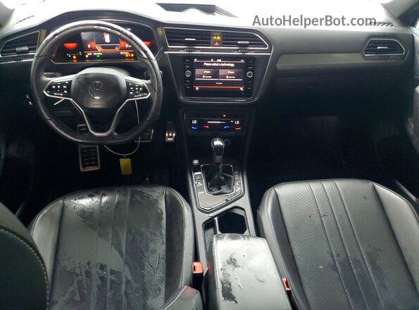 3VVCB7AX4NM022245 2022 VOLKSWAGEN TIGUAN Silver Widok zestawu wskaźników