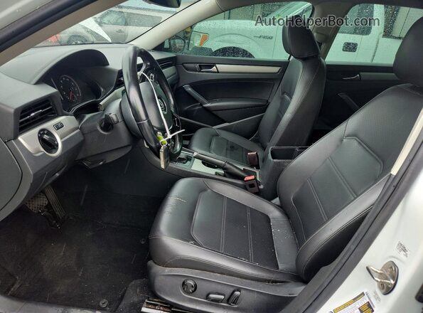 1VWSA7A37LC018891 2020 VOLKSWAGEN PASSAT Белый Вид панели приборов
