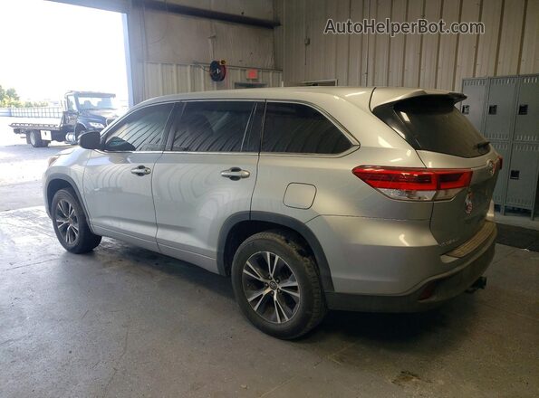 5TDZZRFH3JS257702 2018 TOYOTA HIGHLANDER Silver Rear right