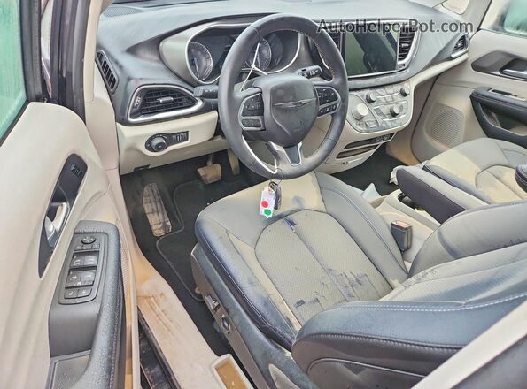 2C4RC1BG5RR136674 2024 CHRYSLER PACIFICA Black ხელსაწყოთა პანელის ხედი