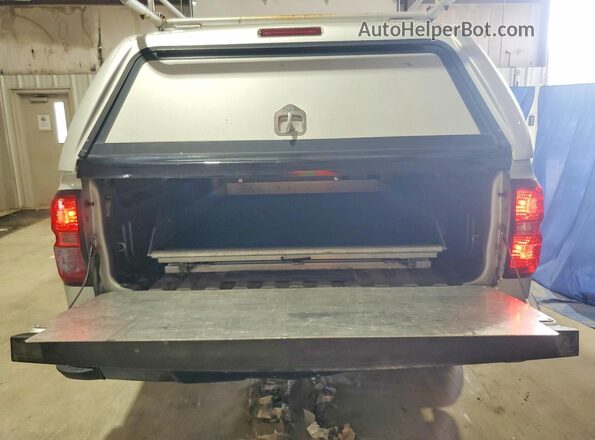 1GCNCNEH9GZ263716 2016 CHEVROLET SILVERADO Silver Widok wnętrza z tyłu
