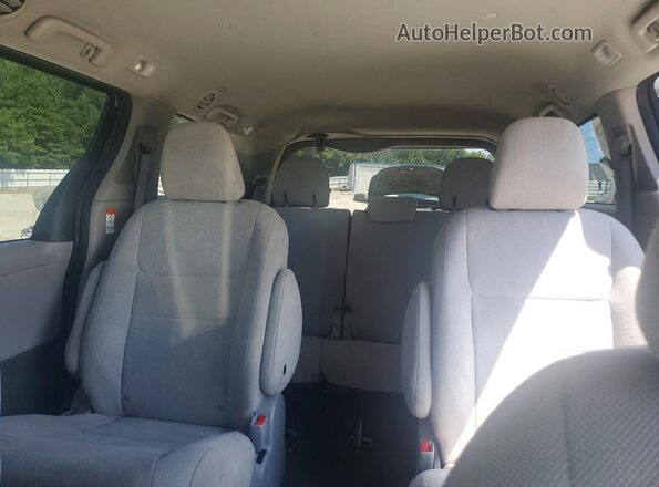 5TDZZ3DC9LS080211 2020 TOYOTA SIENNA Blue Rear interior view