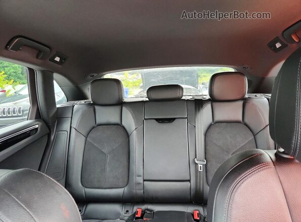 WP1AA2A55LLB02998 2020 PORSCHE MACAN Black Вид задньої частини салону