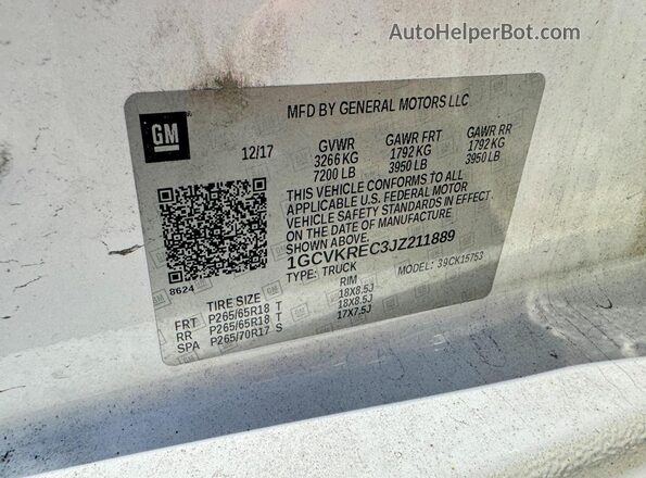1GCVKREC3JZ211889 2018 CHEVROLET SILVERADO White Вид задньої частини салону