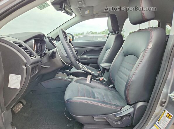 JA4ARUAU8SU001907 2025 MITSUBISHI OUTLANDER Gray Widok deski rozdzielczej