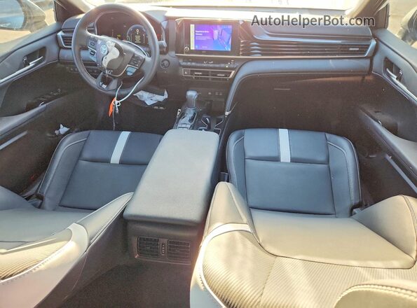 4T1DAACK3SU147695 2025 TOYOTA CAMRY White ხელსაწყოთა პანელის ხედი