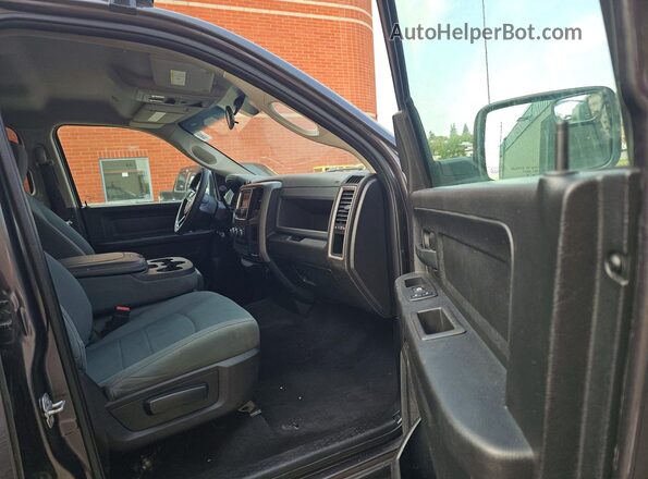 1C6RR7FT8KS580037 2019 RAM 1500 Gray უკანა ხედი
