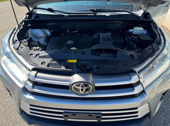 5TDJZRFH7HS362671 2017 TOYOTA HIGHLANDER Серебряный Вид задних сидений