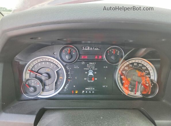 1C6RR6LT8KS586340 2019 RAM 1500 Red უკანა სავარძლების ხედი