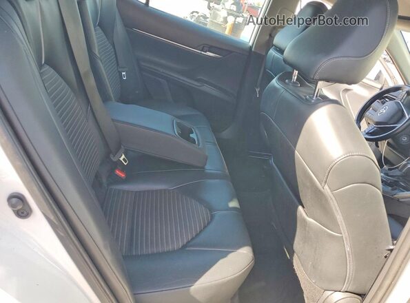 4T1G11AK6LU506734 2020 TOYOTA CAMRY White Widok wnętrza z tyłu