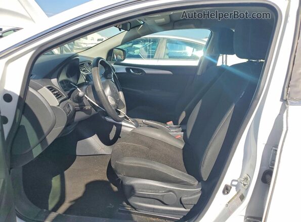 3N1AB7AP8JY341997 2018 NISSAN SENTRA White Dashboard view