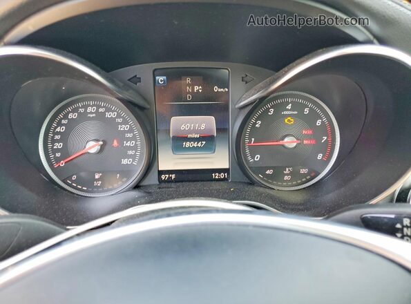 55SWF4JBXHU225943 2017 MERCEDES-BENZ C-CLASS Silver Widok tylnych siedzeń