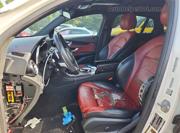 WDC0J4KB4HF212728 2017 MERCEDES-BENZ GLC-CLASS White Dashboard view
