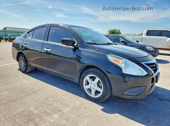 3N1CN7APXJL808592 2018 NISSAN VERSA Black Widok z przodu