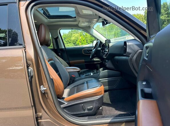 3FMCR9C65NRE00159 2022 FORD BRONCO Коричневый Вид задних сидений