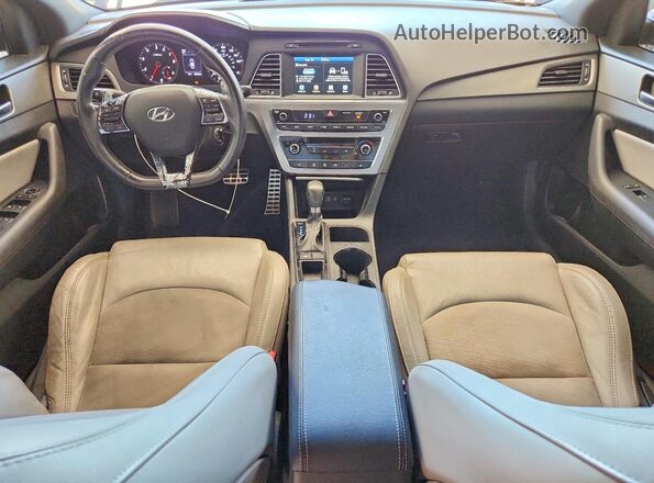 5NPE34AB1HH554330 2017 HYUNDAI SONATA Red Սարքավորումների վահանակի տեսք