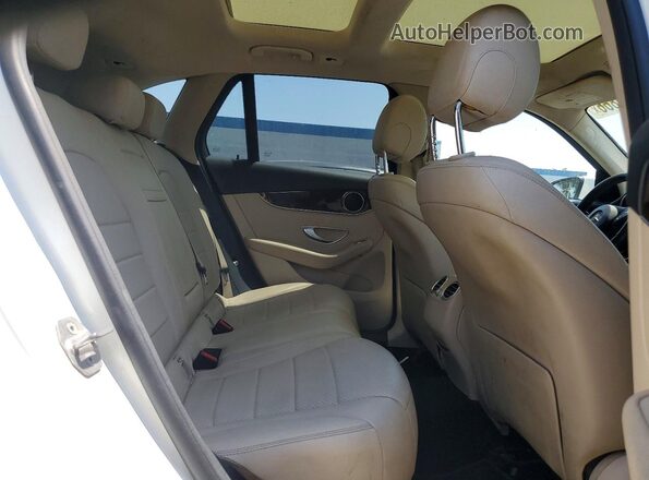 WDC0G4JB6HF165041 2017 MERCEDES-BENZ GLC-CLASS White Vista del compartimento del motor