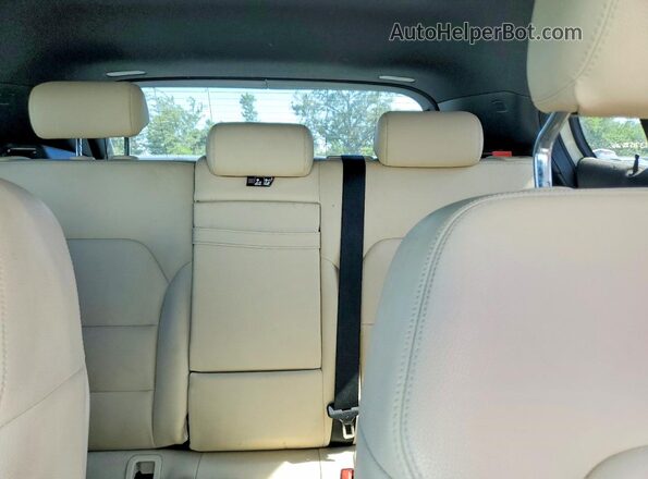 WDCTG4EB7JJ478030 2018 MERCEDES-BENZ GLA White Vista interior trasera