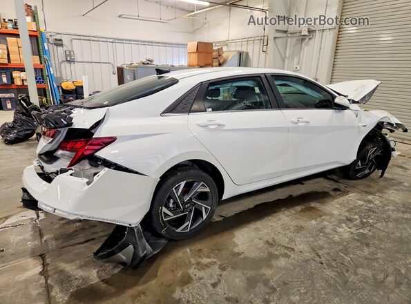 KMHLS4DG7SU988021 2025 HYUNDAI ELANTRA White Delantero derecho